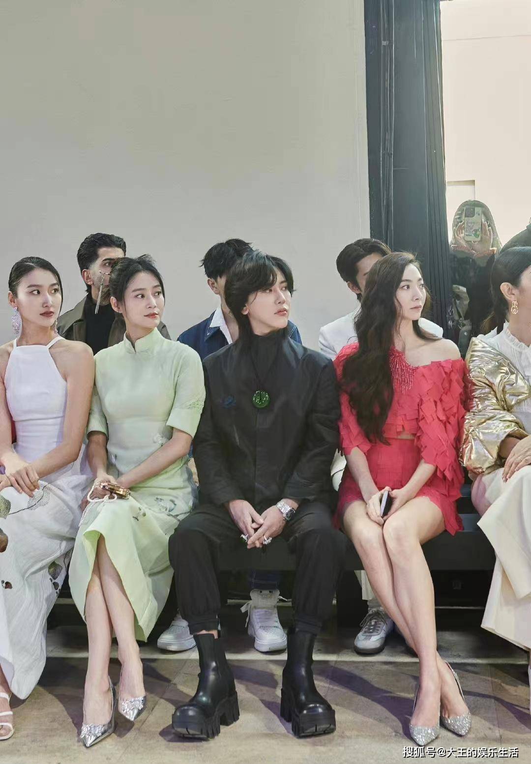 奢品店开业,7000w布加迪接客,堵塞街道_搜狐汽车_搜狐网