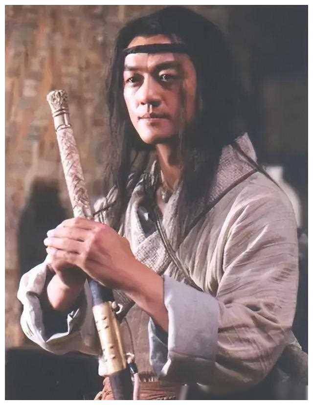 李亚鹏还债大戏上演引网友猜测欲进军演艺圈