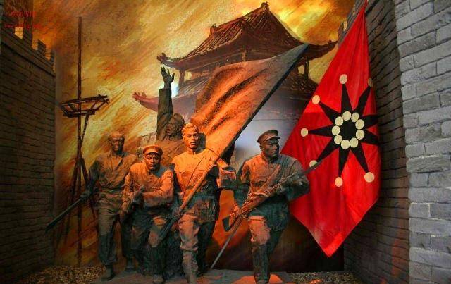 他是清末最忠心总督为复辟率军攻陷二十城死后被比作诸葛武侯