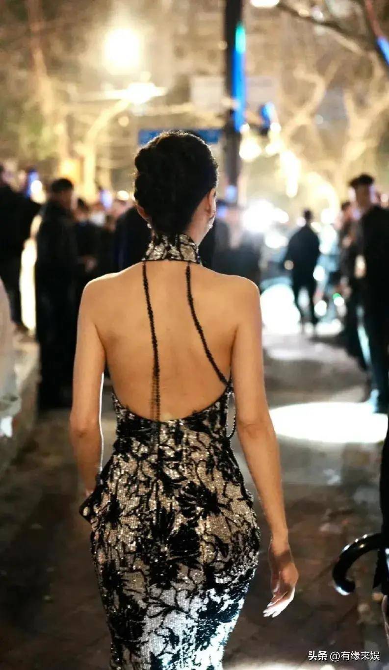 原创angelababy首次内地活动被00后小花惊艳露而不妖艳压群芳