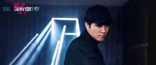 这个角色该被原谅,可能是拍成电视剧后饰演傅慎行的彭冠英长得太帅了