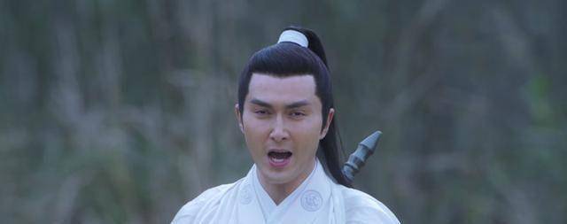 让徐凤年接管北凉,故意废掉徐渭熊双腿,表面上看似叛出北凉,无情无义