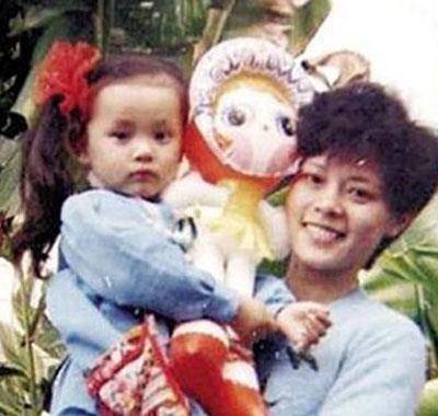 原创孙俪60岁妈妈近照曝光长成这般模样难怪低调了这么多年