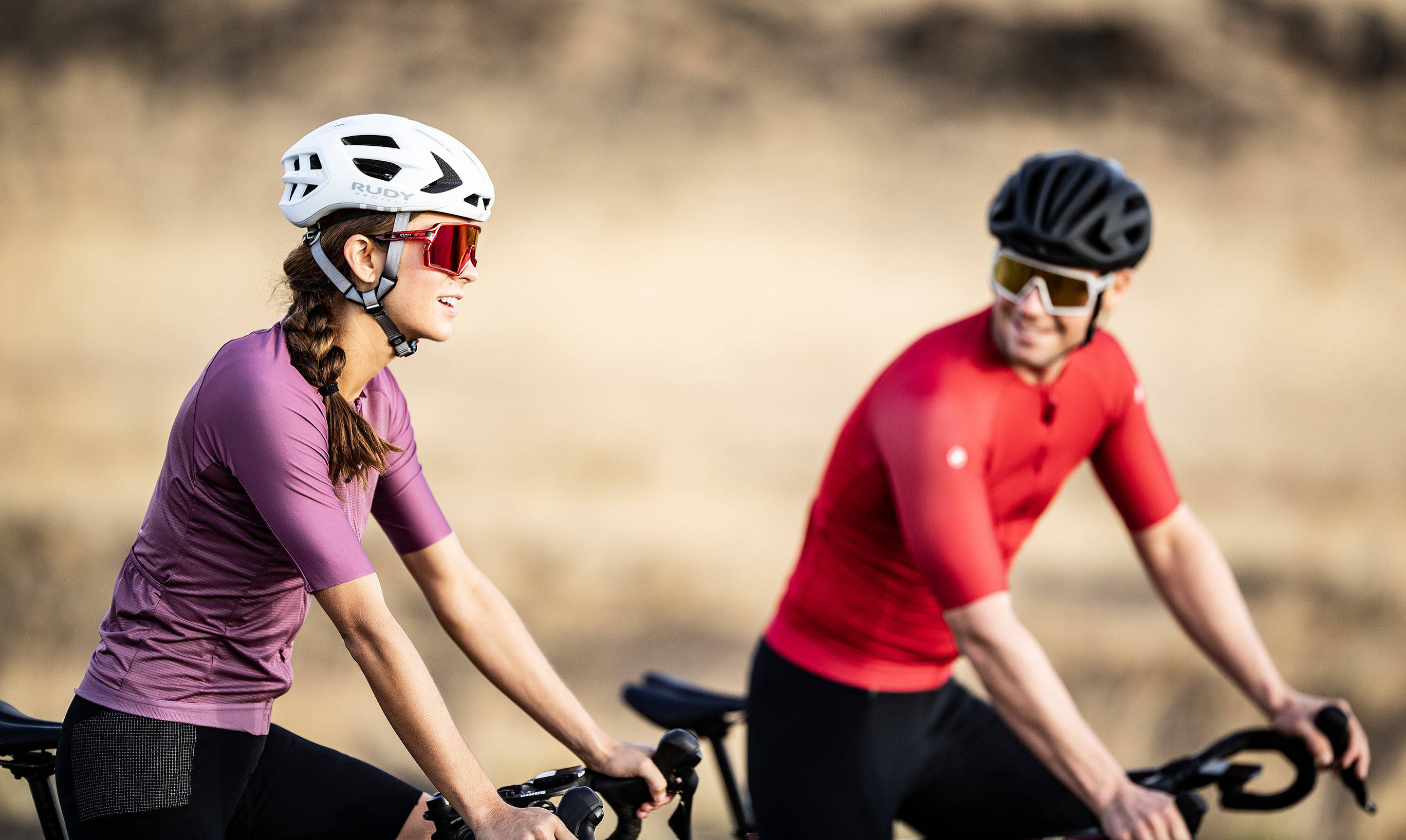 骑车友,骑行的强度没有那么大,训练没有那么强,而且只要骑行姿势得当