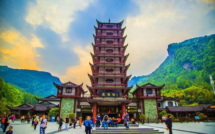 去湖南张家界天门山森林公园旅游五天四晚大概要花多少钱 必看_景点