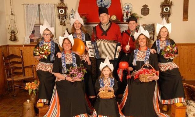 这两国堪称欧洲最懒,一个人均收入为我国7倍,一个已经彻底破产_荷兰_