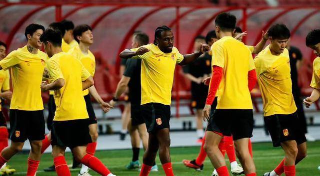 山东泰山国脚群体备受瞩目王大雷首发惹人注目