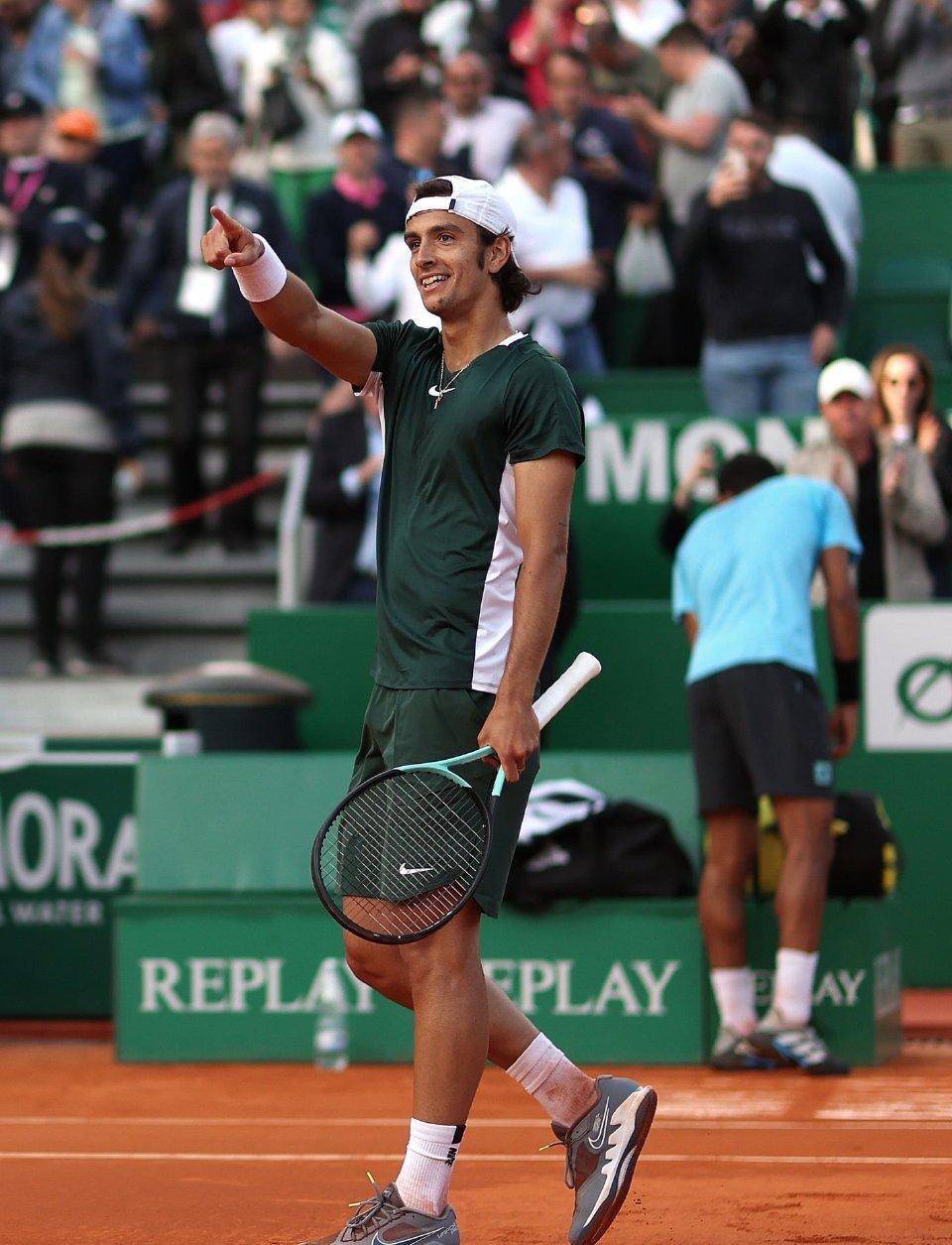 迈阿密男单八强战前瞻阿卡激战穆塞蒂兹维卡恰双夫决