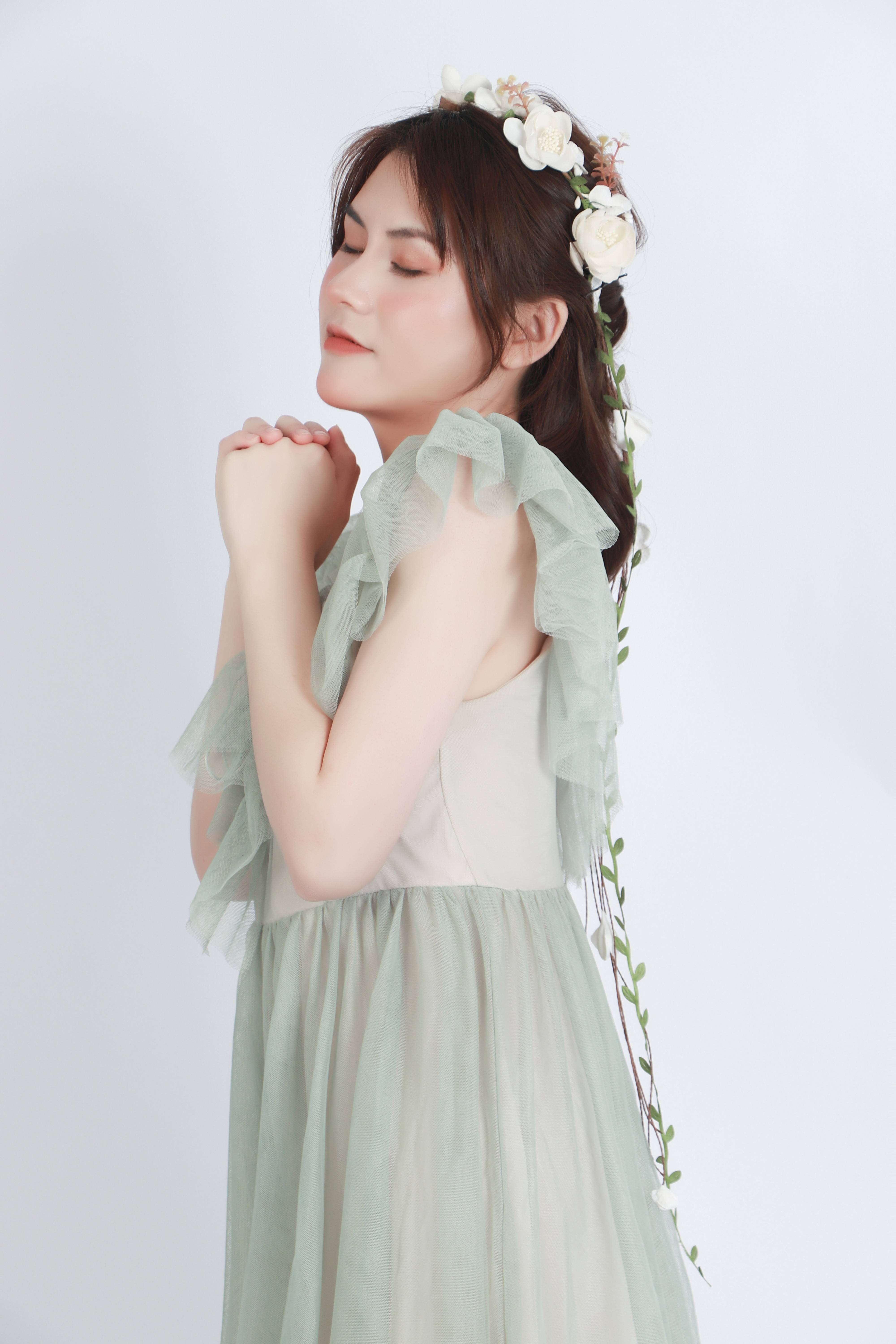 时尚新宠儿:模特玉荣新秀惊艳登场_气质_风格_推广