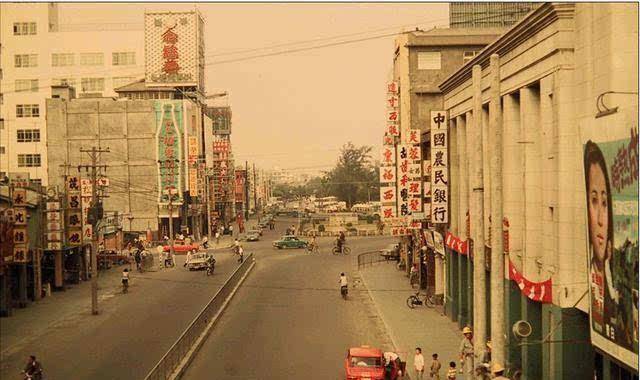 香港五亿探长原型一生比电影还传奇四大黑帮全部卖他面子