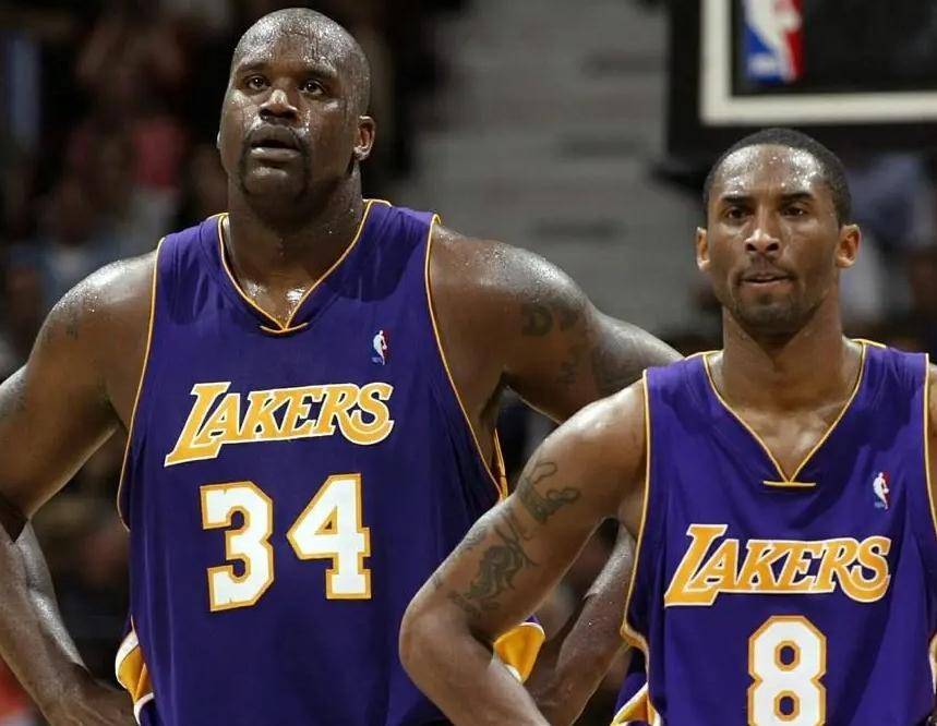 原创奥尼尔和科比带领着湖人队建立了紫金王朝依旧是最后的王朝时代