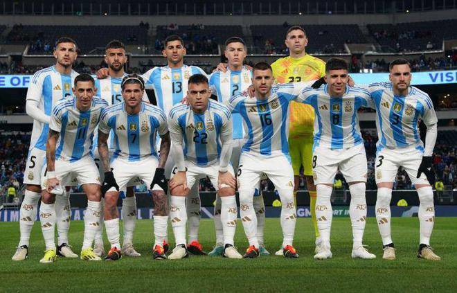 梅西缺阵,阿根廷3-1!迪马利亚任意球破门,劳塔罗打破15场球荒