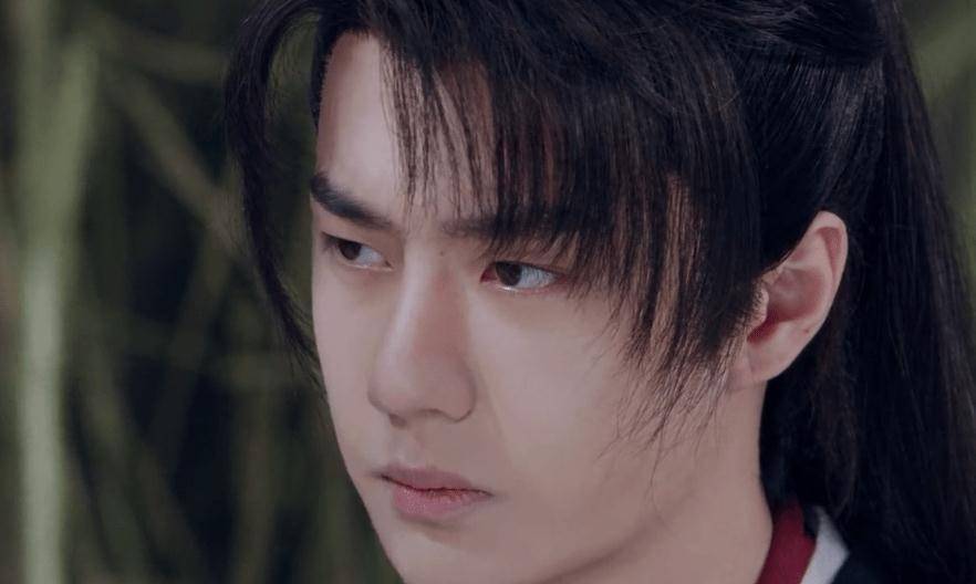 王一博之所以可以驾驭男一号,也让观众信服他和周翡是天生一对,除了他