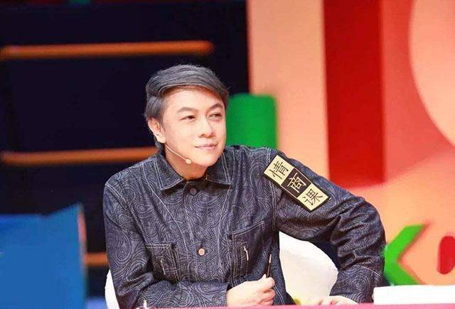 这也就让很多人想到了一些比较出名的可以作为高情商典范的公众人物