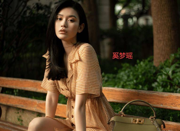 原创何穗参加节目当导购却被路人错认奚梦瑶何穗做法尽显高情商