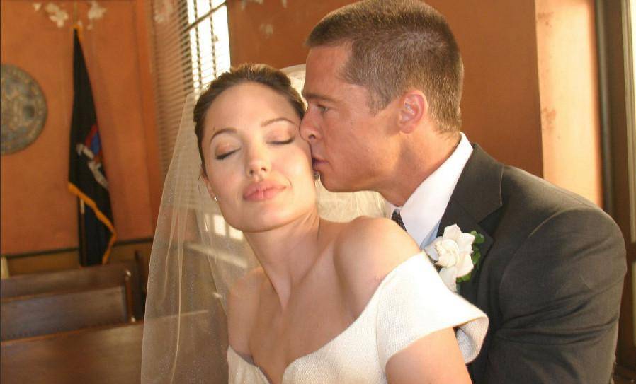 "正太萌妹"希洛:出生照曾卖410万美元,却因父母成好莱坞笑柄_安吉丽娜