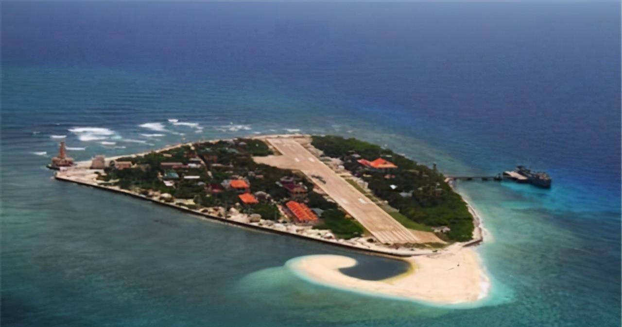 永暑礁摆脱了自己礁石的身份,开始真真正正地成长为一座小岛