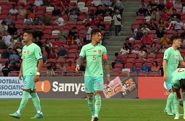 张琳芃淡定面对队友庆祝,高准翼崭露头角,退役传言再起_国家足球队_比