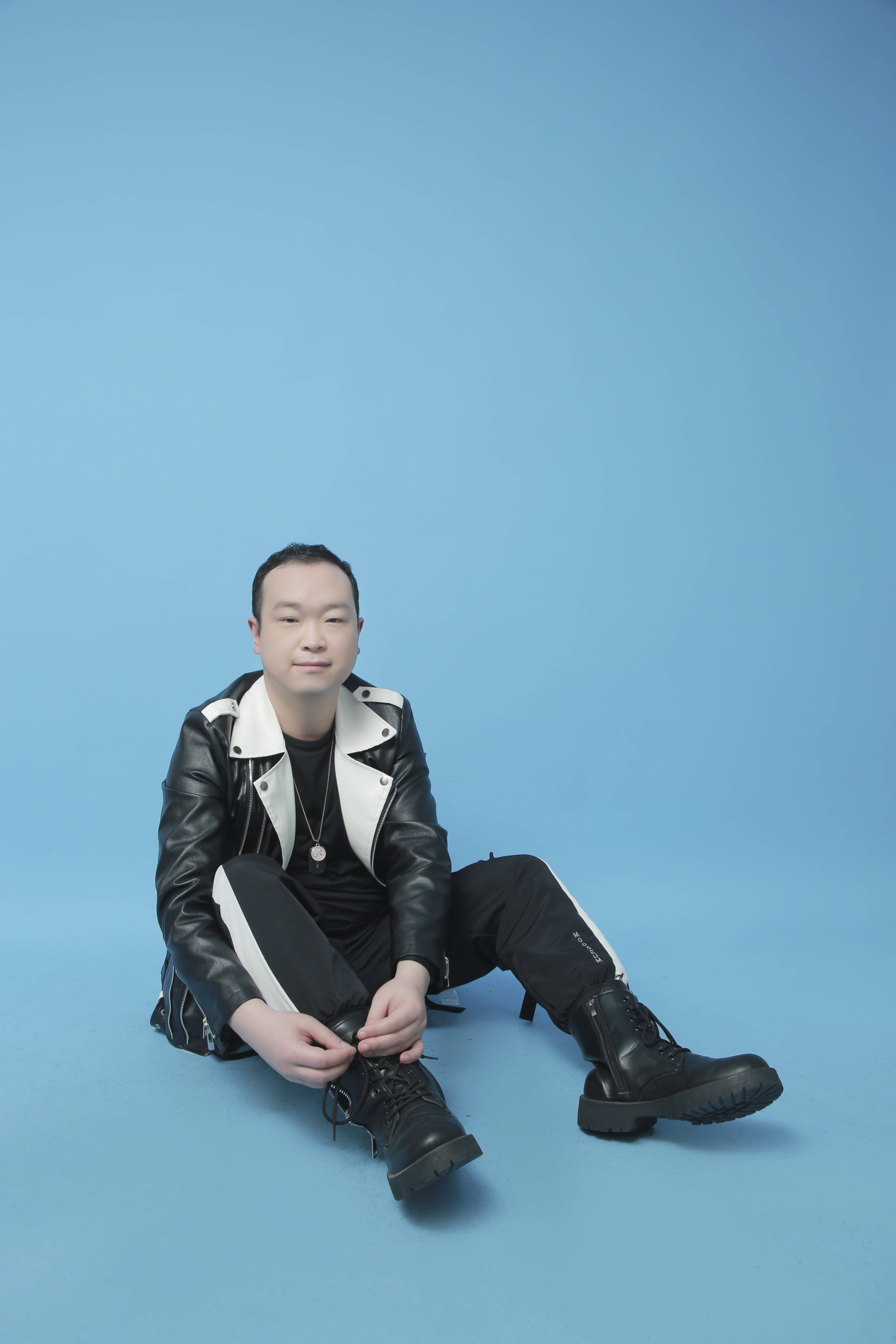 吴辉的型格舞台绽放无限魅力与光彩