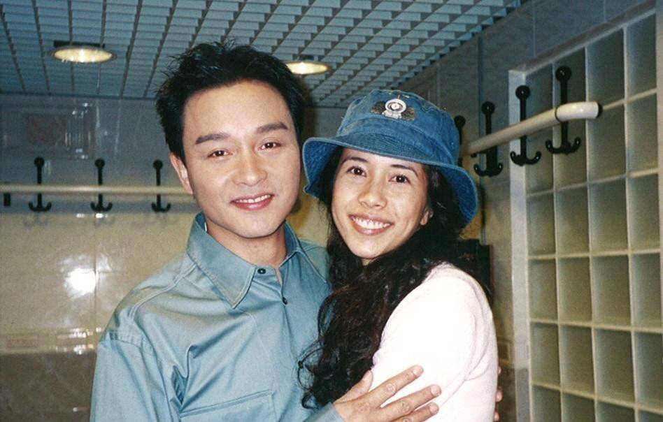 原创张国荣罕见照2003年愚人节时跳楼自杀图9男友唐鹤德至今未娶