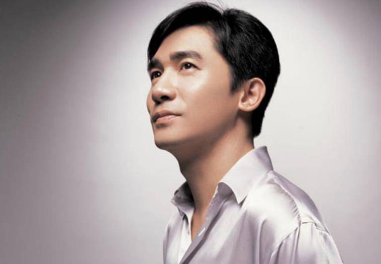 适合这句话的男明星可不少,尤其是神仙打架的那个年代,首当其冲的就是