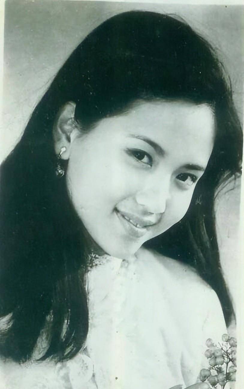 原创陈晓旭问陶慧敏小陶听说你结婚了陶慧敏说是的那你呢