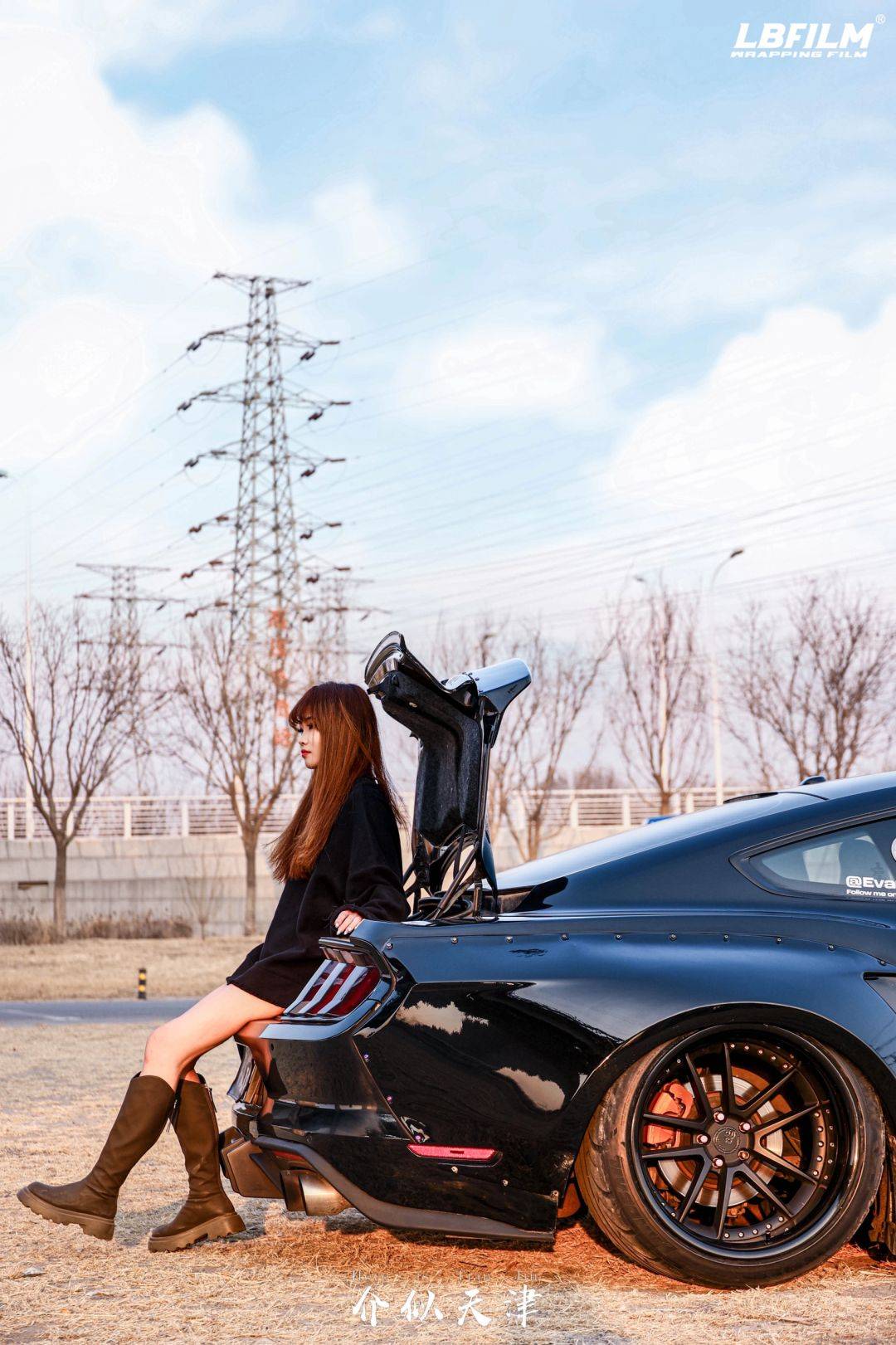 福特野马lb改色膜tpu亮黑,经典永不过时