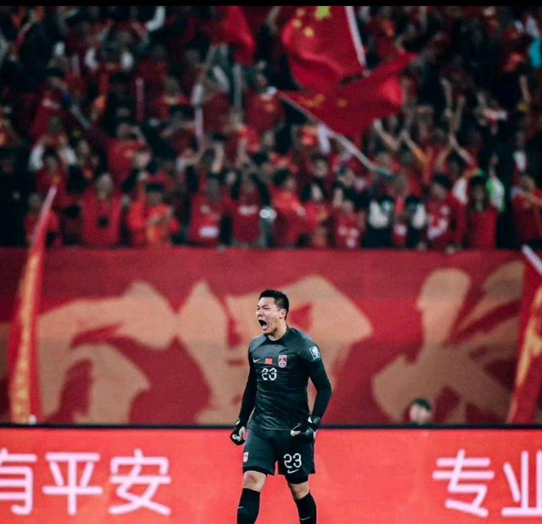 无脑国足大胜海港队记批大雷不行球迷亚冠支持日本胜泰山