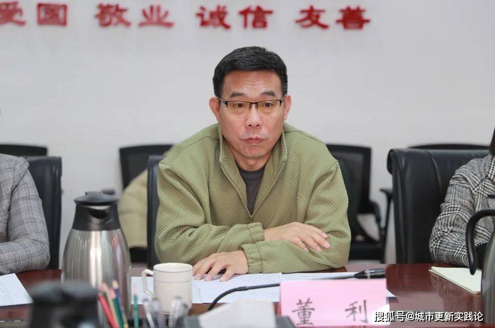 董利表示,中国城商联将充分发挥资源统筹和对接作用,协调促进温泉镇与