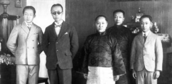 原创载沣贵为摄政王为何主动辞职为何如同彻底销声匿迹了一般