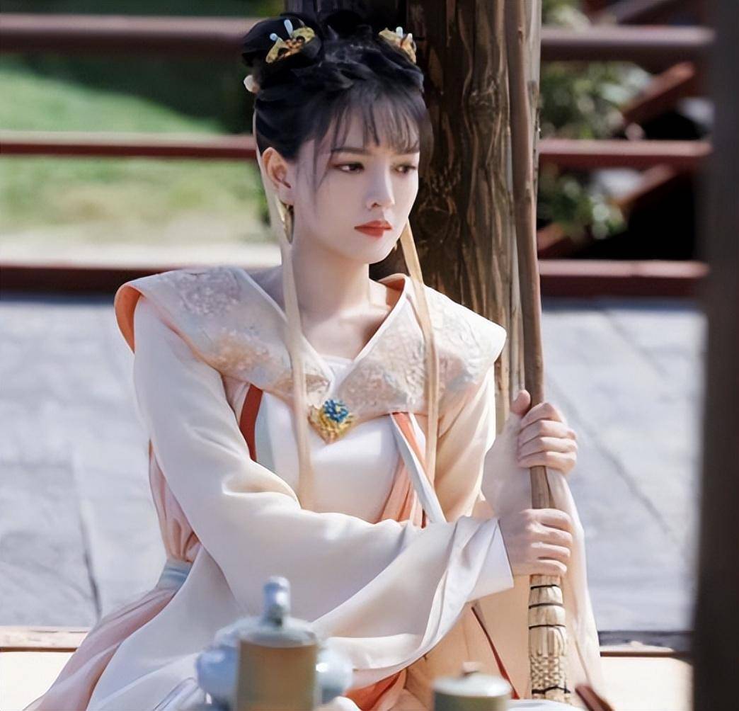 原创当硅胶脸混进与凤行盛世美颜被打回原形导演再强也没有用