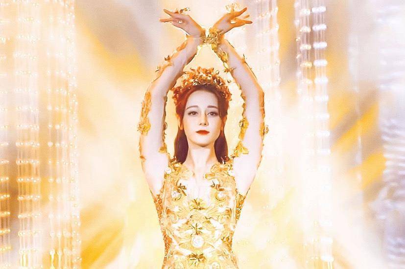 原创金鹰女神爆冷门人选是赵露思没参选没入围没粉丝投票却成第一