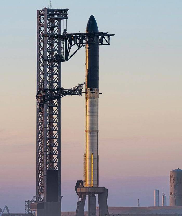 未来星舰将加高加粗,打造首款"万吨巨箭"!但还有两款更大火箭