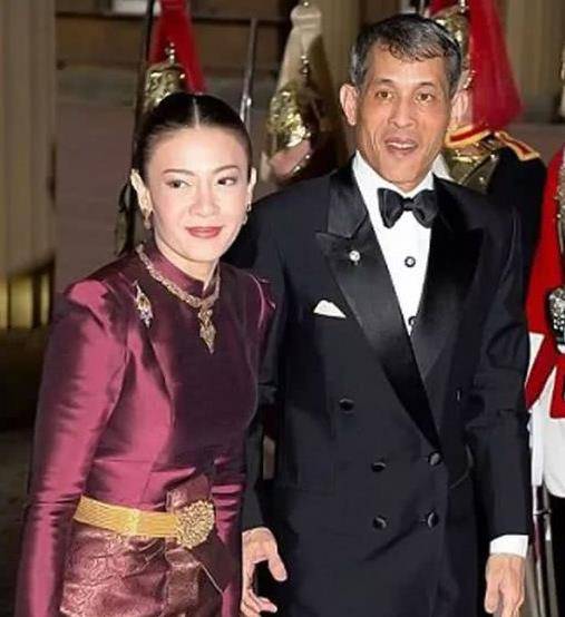 泰国王储候选人出炉提帮功成最大赢家装疯卖傻智斗后妈