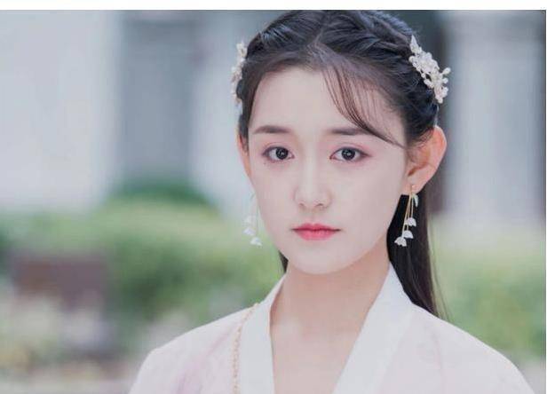 原创原创00后小花赘婿中的颜值担当你对蒋依依了解多少