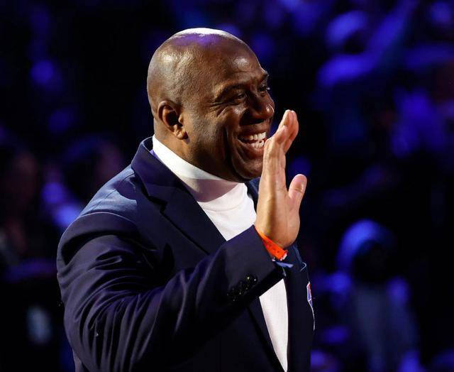 原创ej酱nba魔术师约翰逊的31岁儿子展现出时尚与勇敢