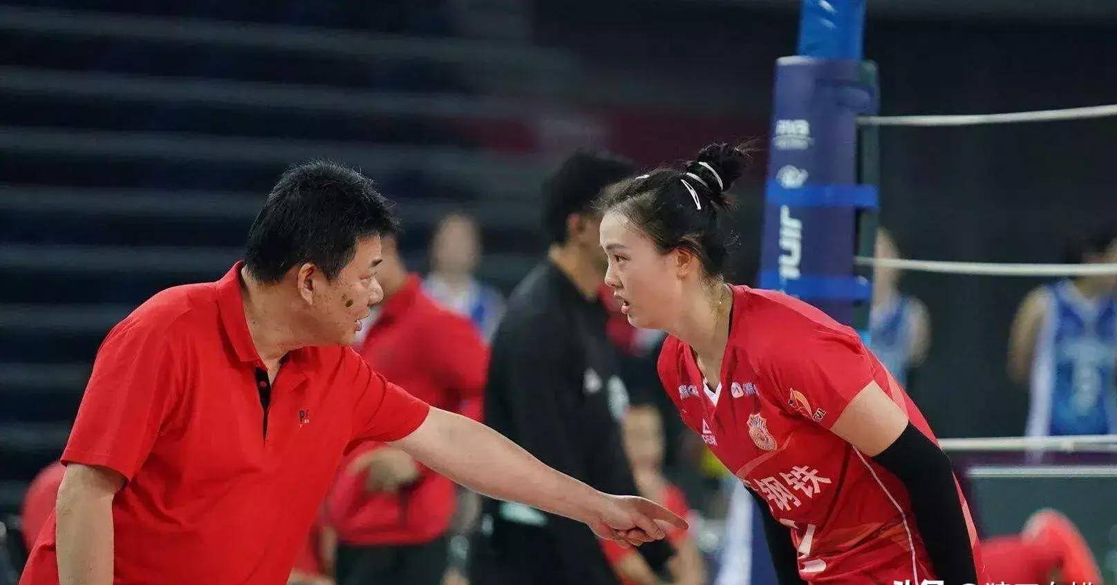 郎平退役,颜妮,林莉,刘晓彤退役. 朱婷和张常宁手术康复.