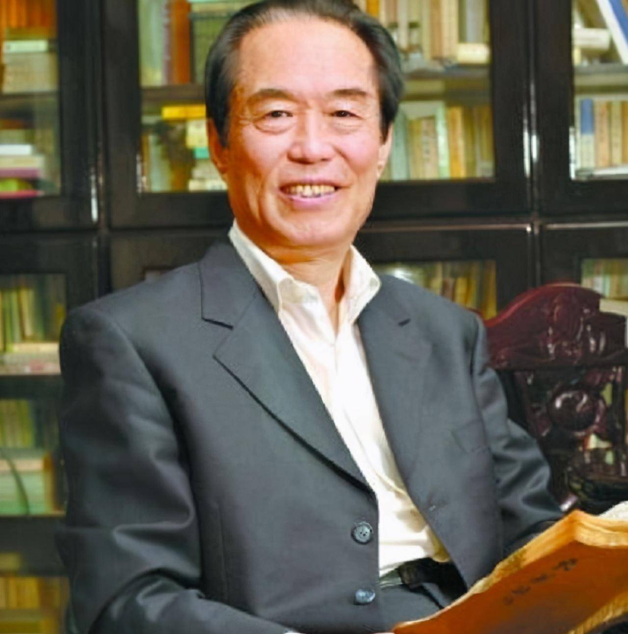 原创阎崇年凭清十二帝疑案一炮而红为何最后遭讽满清走狗