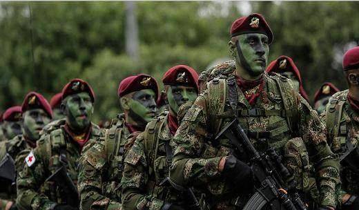 近代史上的世界毒王:拥兵4万余人,跻身世界七大富豪_巴勃罗·_麦德林