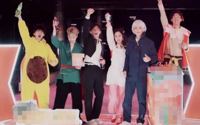 原创密逃过山车黄明昊淡定杨幂用手捂脸邓伦又吓成表情包了