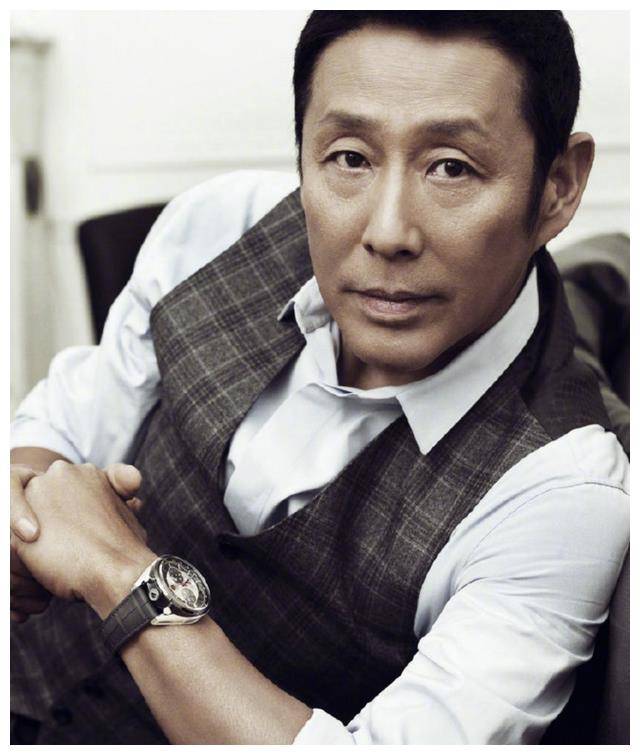 陈道明老了头发花白眼神无光生图憔悴疲惫