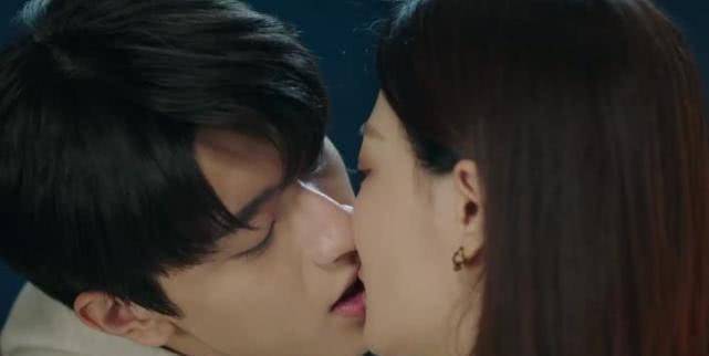 原创张铭恩懒理徐璐拍吻戏时隔7天晒自拍配文两个字很洒脱