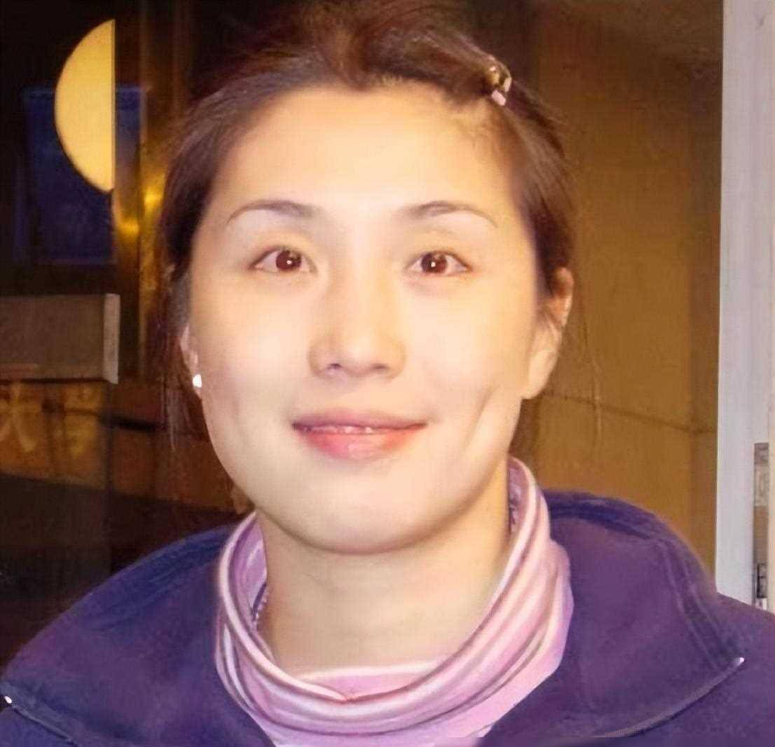 前体育队长51岁现状:面容显老,与公务员老公居住在香港_孙玥_历史
