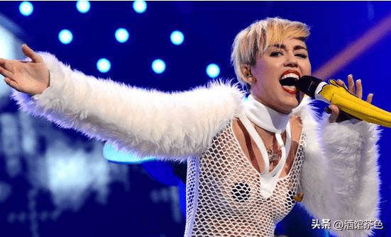 美国小天后麦粒暴锤渣男拿到格莱美的她表示姐要独自美丽了