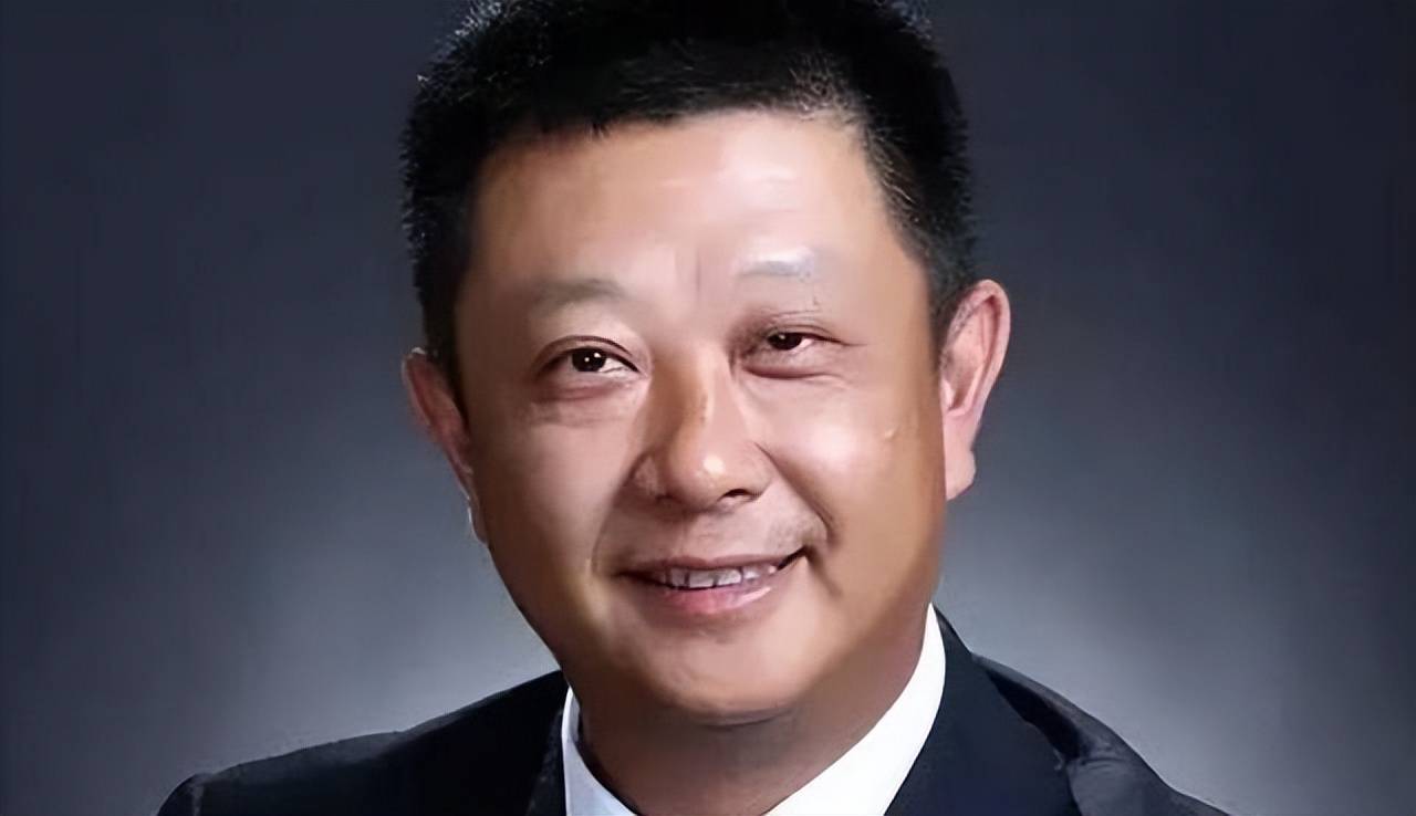 创作者
            开烧烤店今年赚了40多亿元，帮服务生赚数千万，帮好兄弟赚数千万(图5)