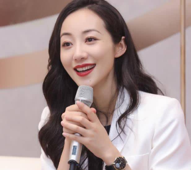 原创韩雪录节目没开滤镜脖子上褶子直接暴露年龄男粉丝懵了