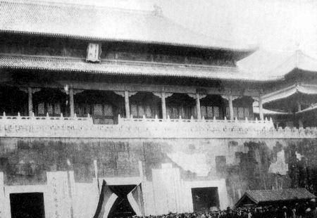 原创清朝灭亡时最有权势的女人死后全国降了半旗最后却被掘坟开棺