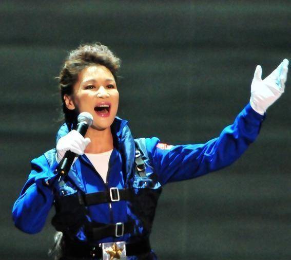 原创三年内痛失双亲当红时隐退嫁给普通人恩爱31年范琳琳怎样了