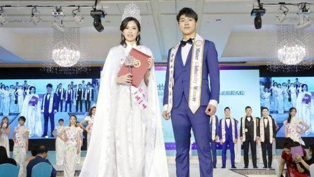 此次选美比赛,整容医生詹富盛受邀在大赛中担任评审,看的出来大赛是本