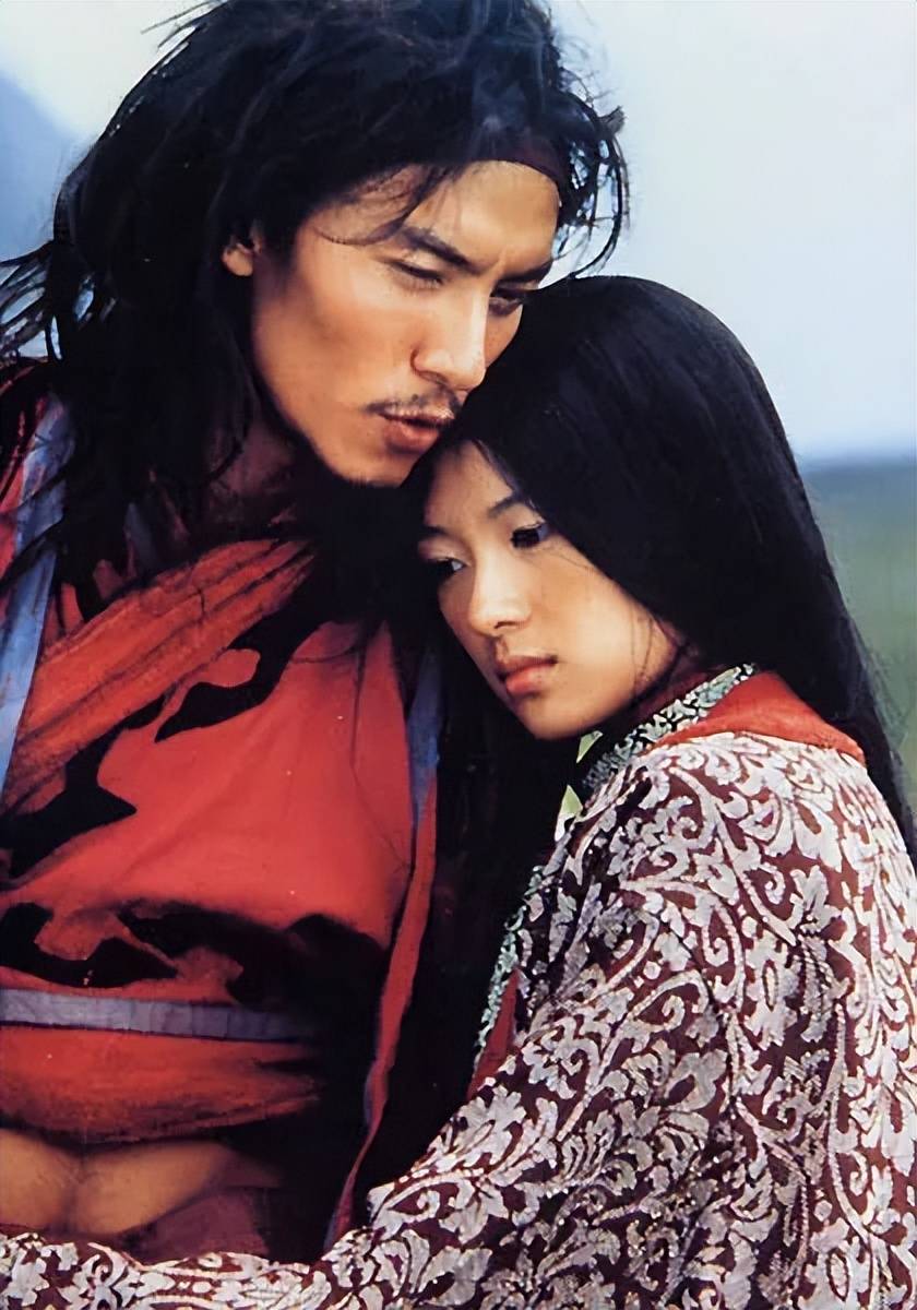 在波澜壮阔的中国武侠电影长河中,许多导演热衷于展现华丽繁复的招式